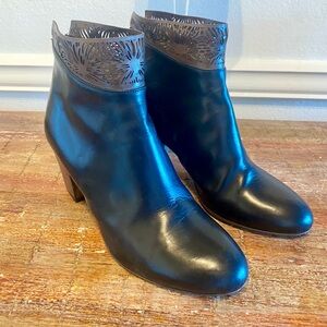 I.N.K. Made in Italy Designer Leather Ankle Boots Die Cut Cuff Black+Brown Sz 6